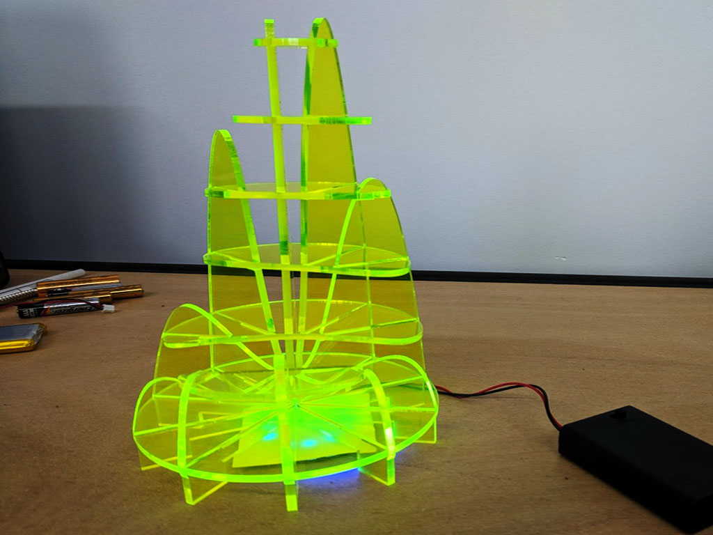 激光切割機(jī)用于 3D 塑料工藝品