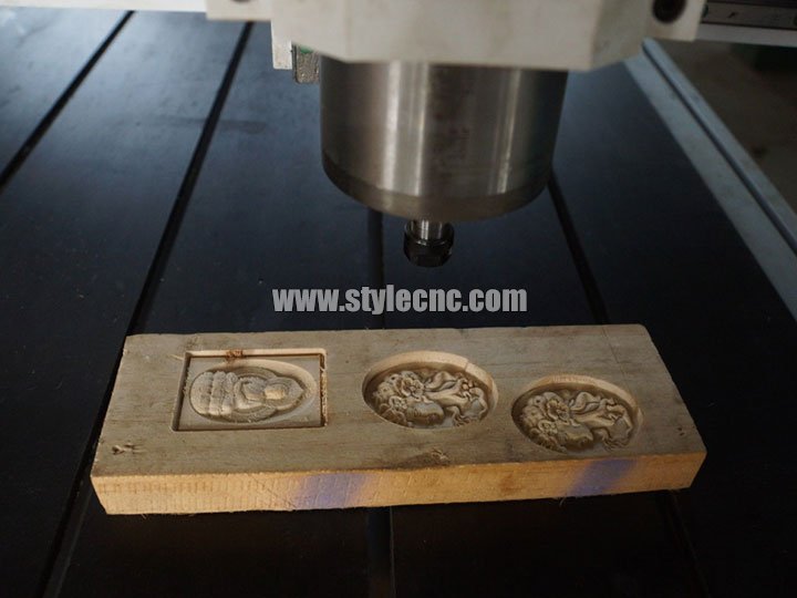 臺式小型數(shù)控石材雕刻機(jī),適用于木雕 臺式小型數(shù)控石材雕刻機(jī),適用于木雕