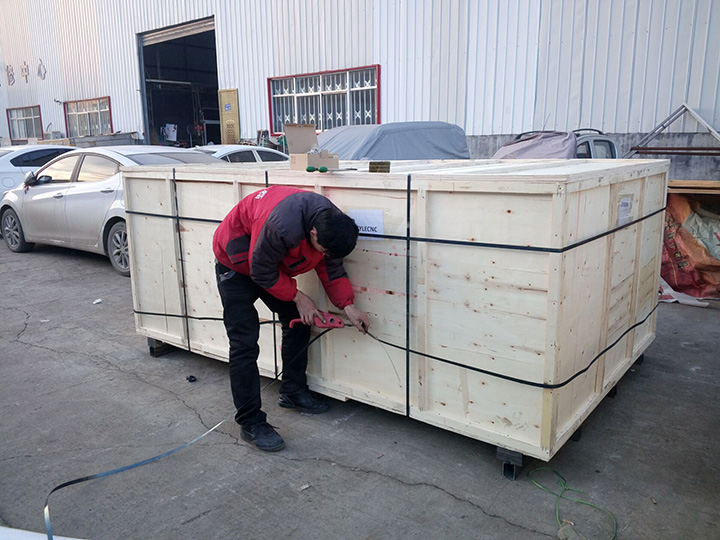 激光切割機發貨到厄瓜多爾 激光切割機發貨到厄瓜多爾