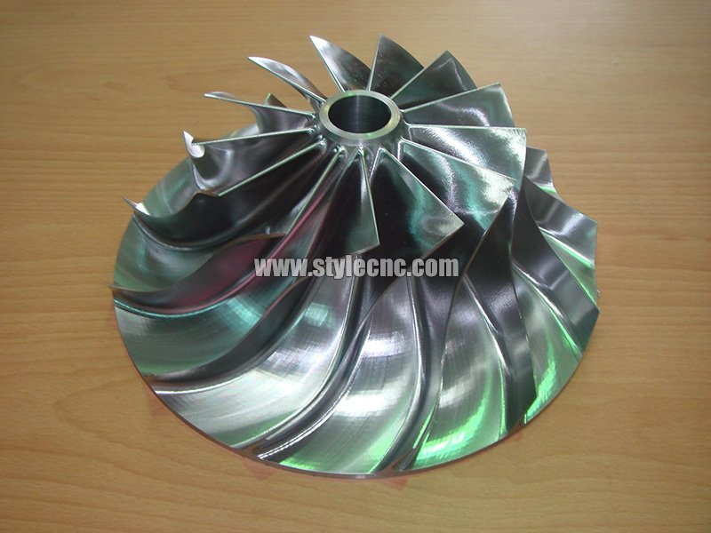 小型五軸數(shù)控機(jī)床制造鋁模具