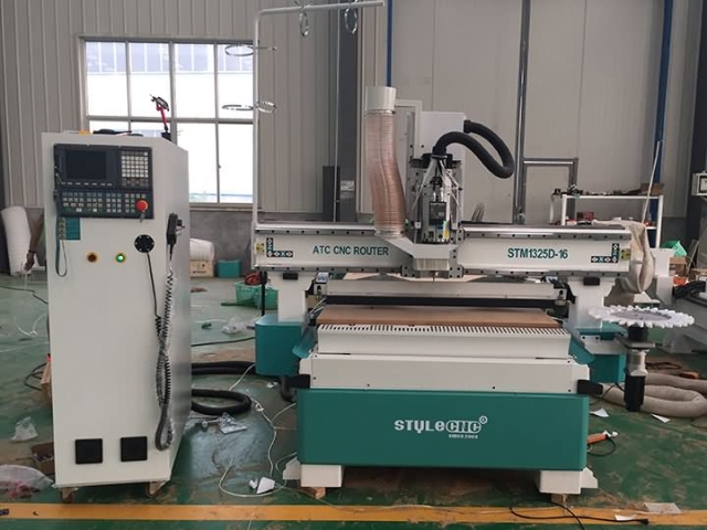 自動換刀數(shù)控雕刻機(jī)在阿拉伯聯(lián)合酋長國