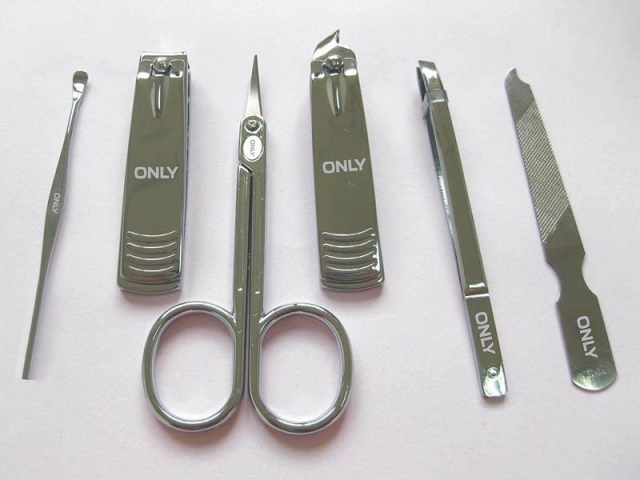 適用于金屬標(biāo)牌、工藝品、藝術(shù)品、工具的光纖激光雕刻機(jī) 適用于金屬標(biāo)牌、工藝品、藝術(shù)品、工具的光纖激光雕刻機(jī)