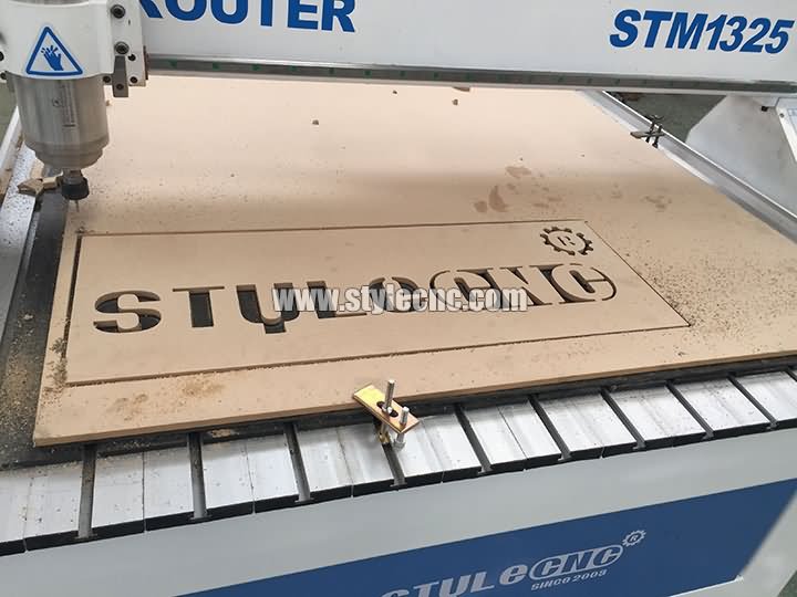 標準 1325 數(shù)控木工機,用于中密度纖維板切割 標準 1325 數(shù)控木工機,用于中密度纖維板切割