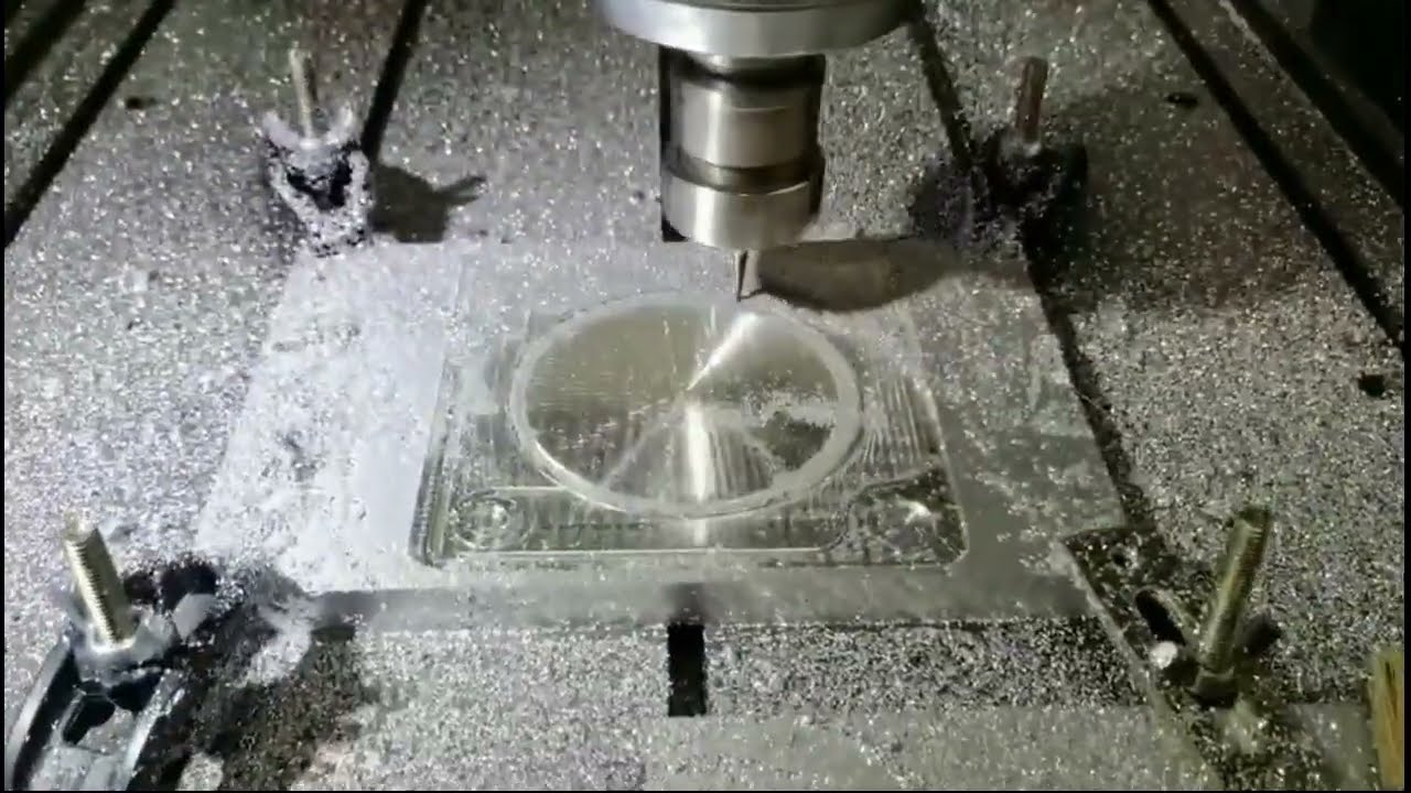 帶自動換刀裝置的數控成型機 帶自動換刀裝置的數控成型機