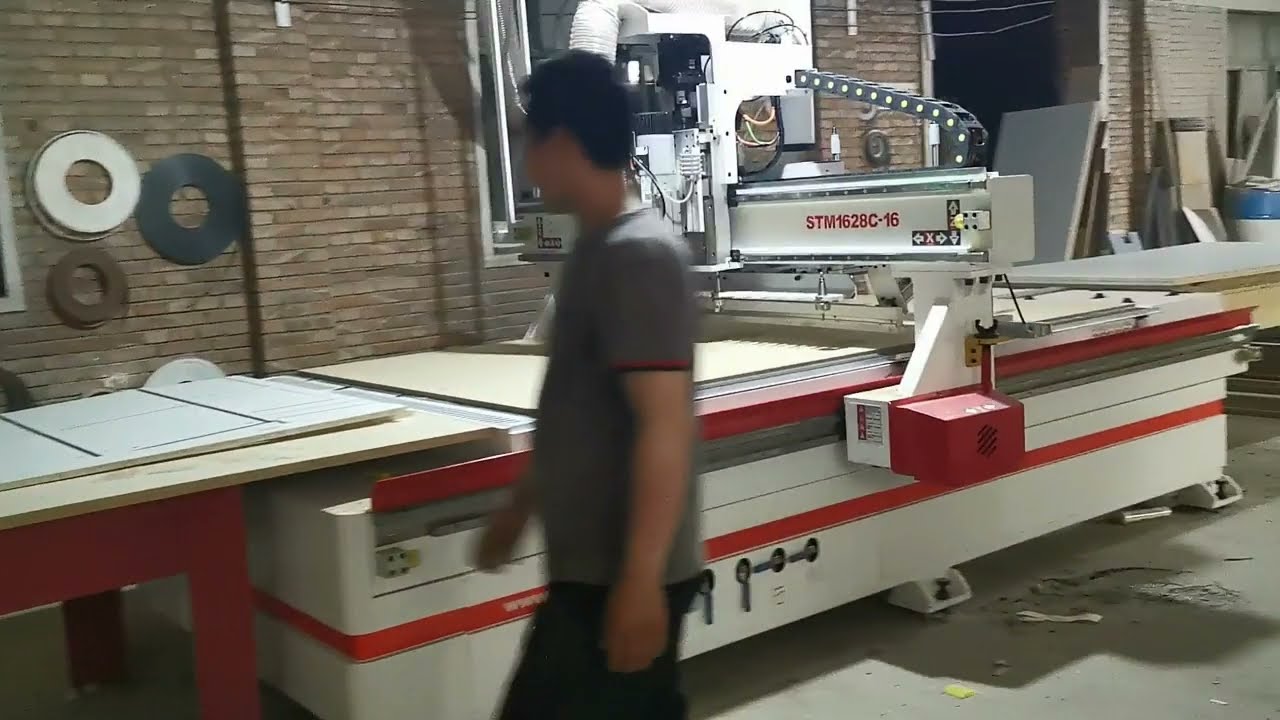 數(shù)控壁柜門衣柜門排料機(jī) 數(shù)控壁柜門衣柜門排料機(jī)